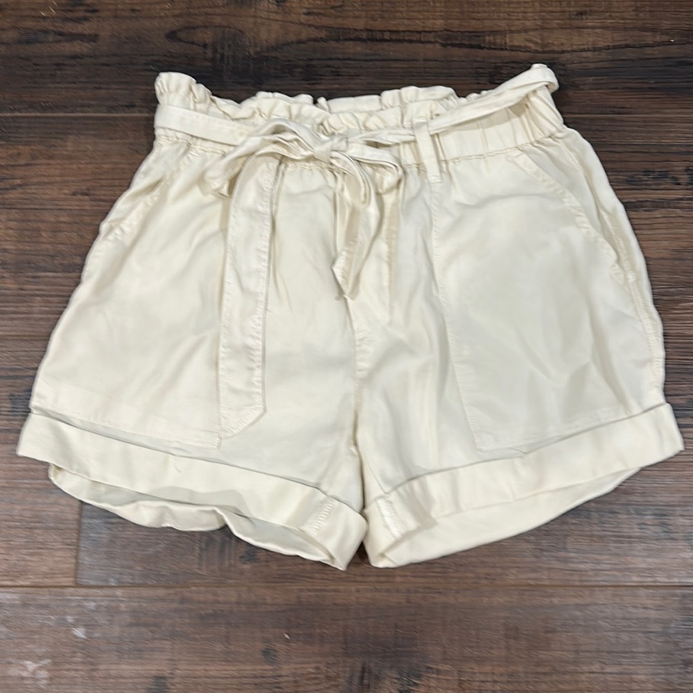 Aerie light tan shorts